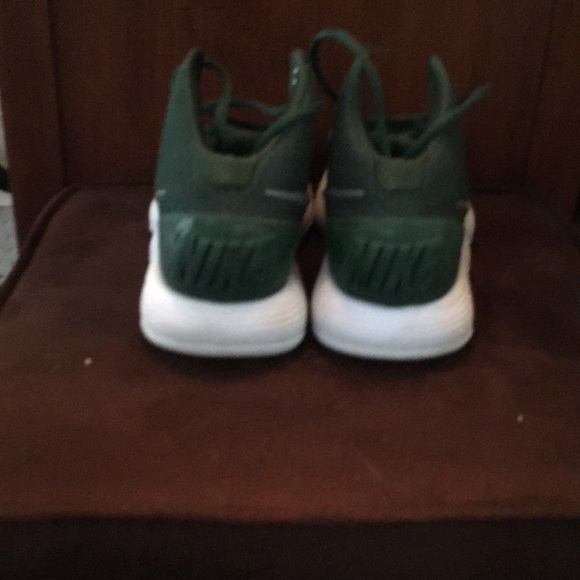 Hyperdunks - Picture 2 of 3